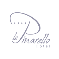 Création de logo et Charte Graphique d'un hôtel nommé "Le Pinarello".